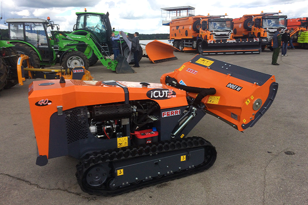 Наличие уникального спецшасси на складе 