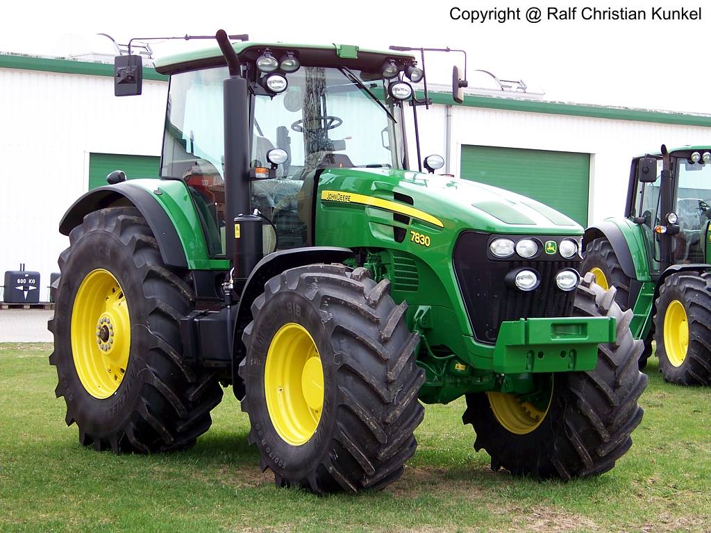 JOHN DEER 7830
