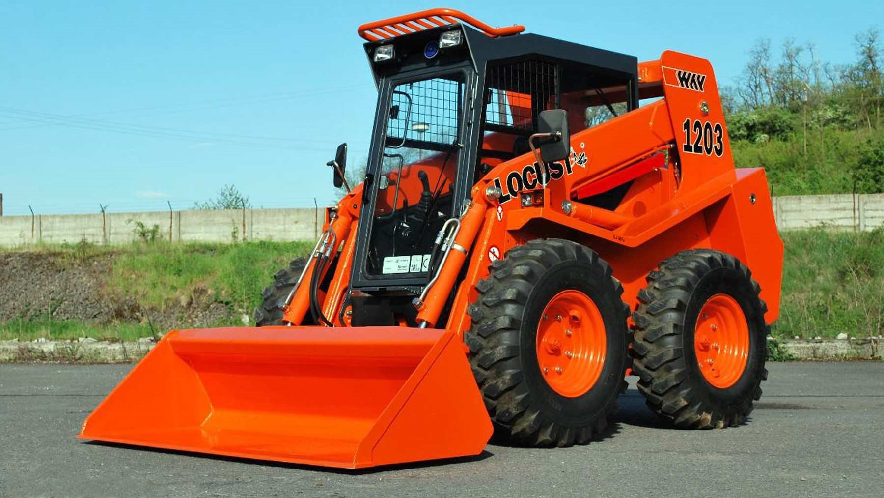 Минипогрузчик Locust L1203 