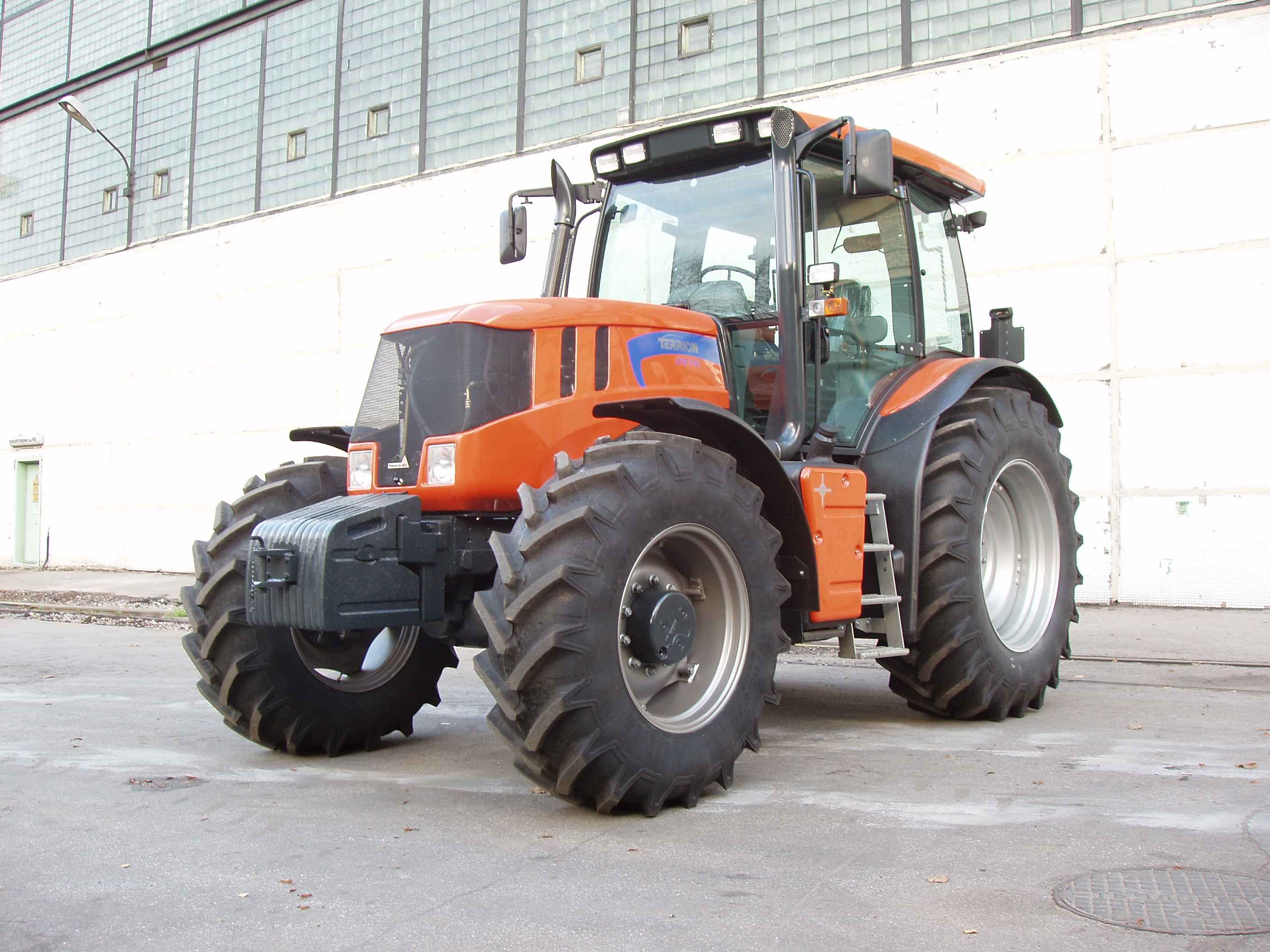 Трактор TERRION ATM 3180