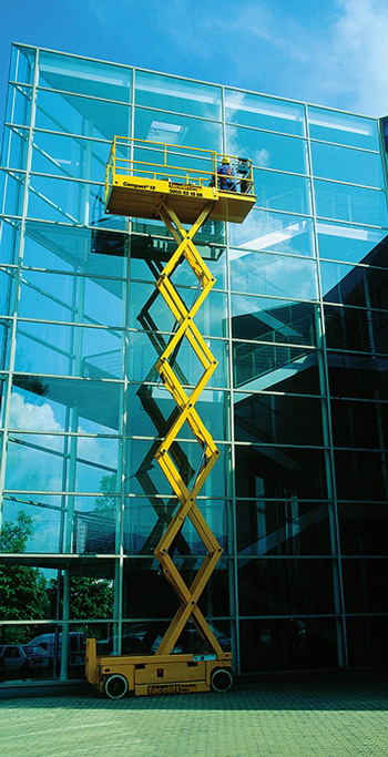 Электрический ножничный подъемник Haulotte Compact 12