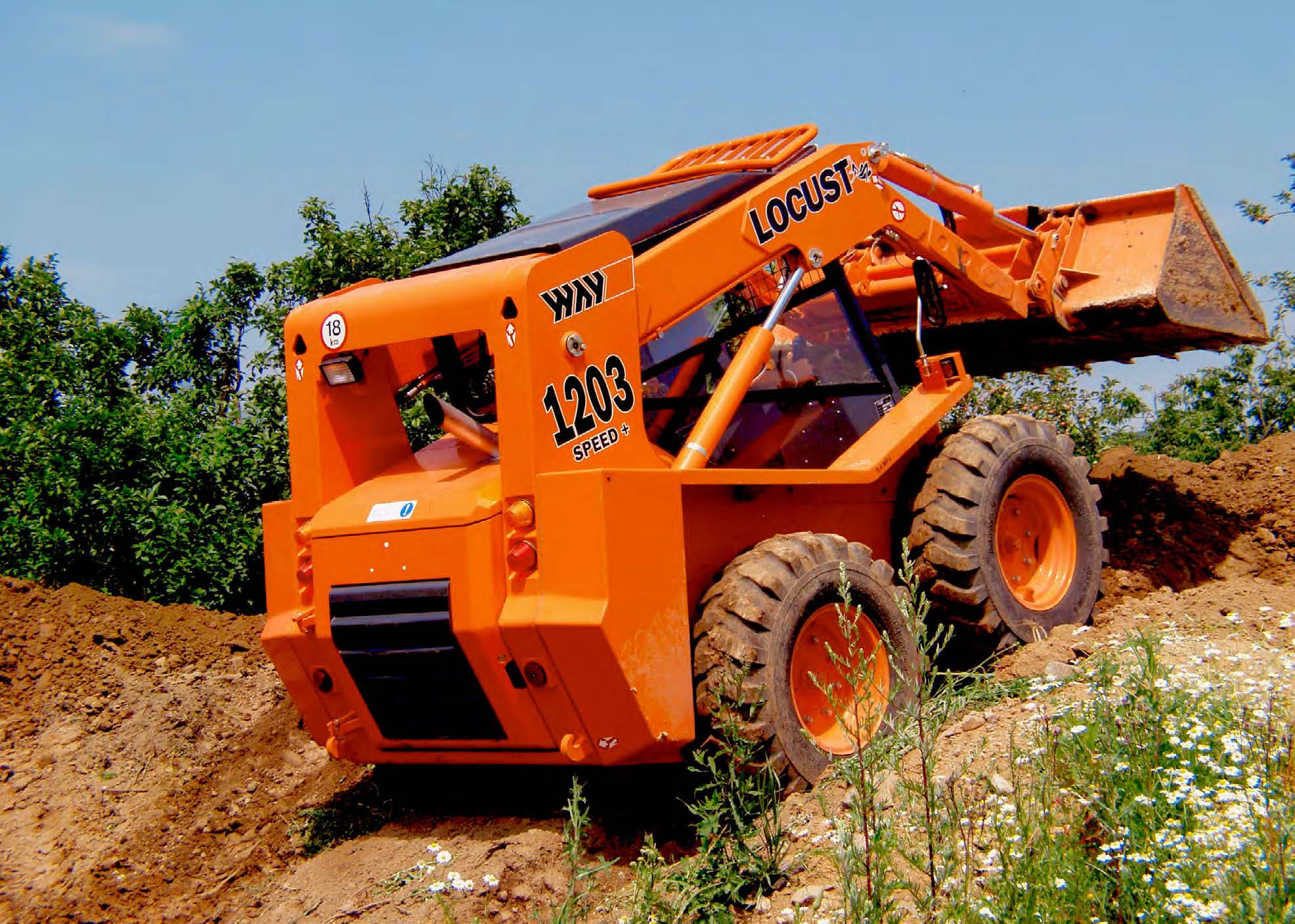 Минипогрузчик Locust L1203