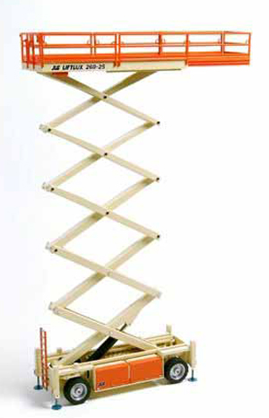 Дизельный ножничный подъемник JLG 260-25