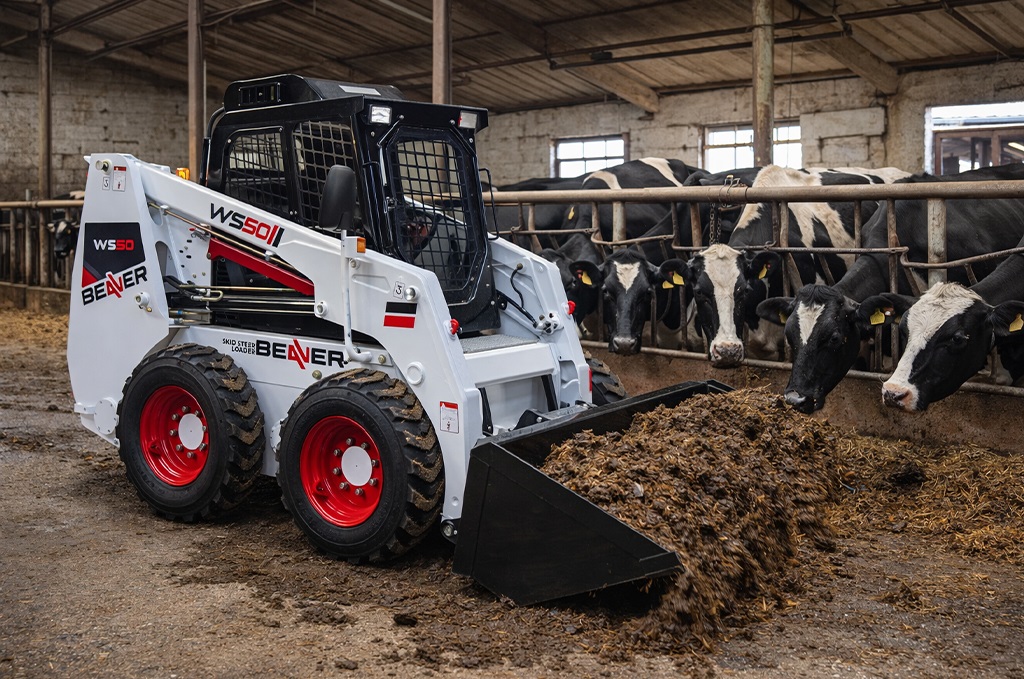 Агровыставки стартуют: мини-погрузчики Beaver уверенно работают в поле и на ферме