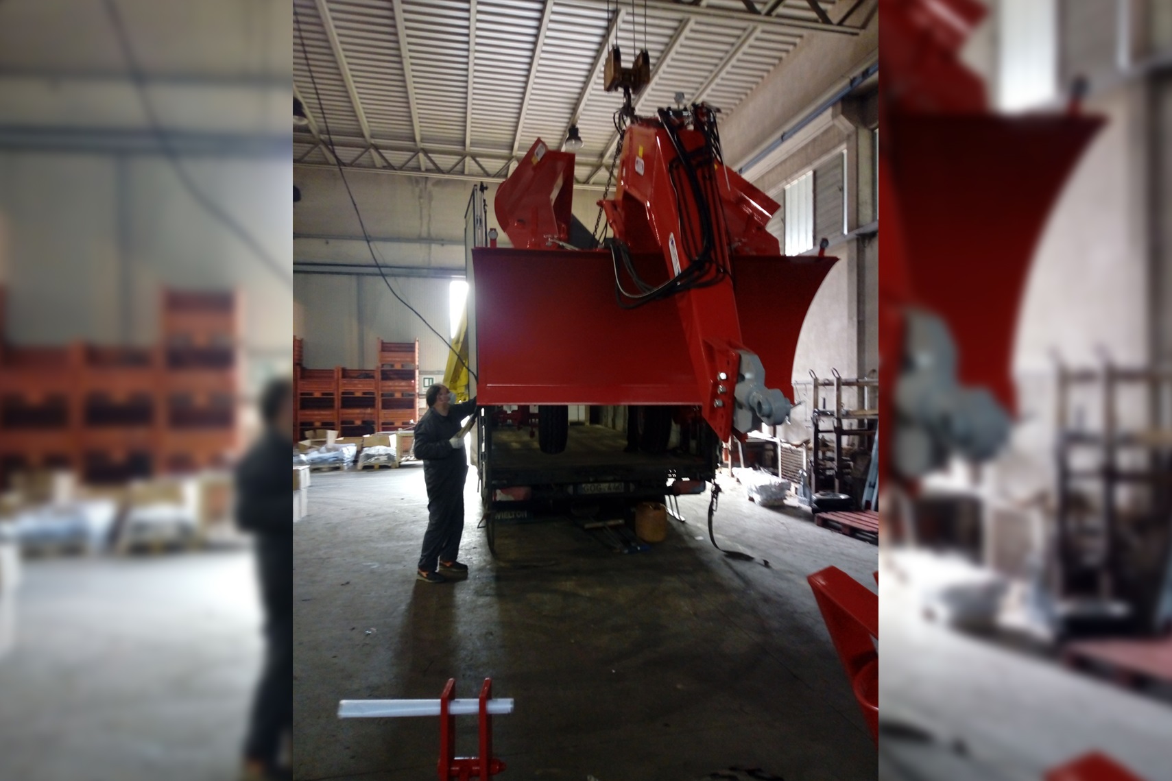 Итальянский завод ROSETTO сходит с ума: нанимает армию инженеров, чтобы убить трактористов… скукой!