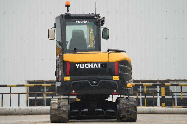 В новый год с новой моделью. Yuchai с нулевым свесом теперь и в 6 тоннах. 