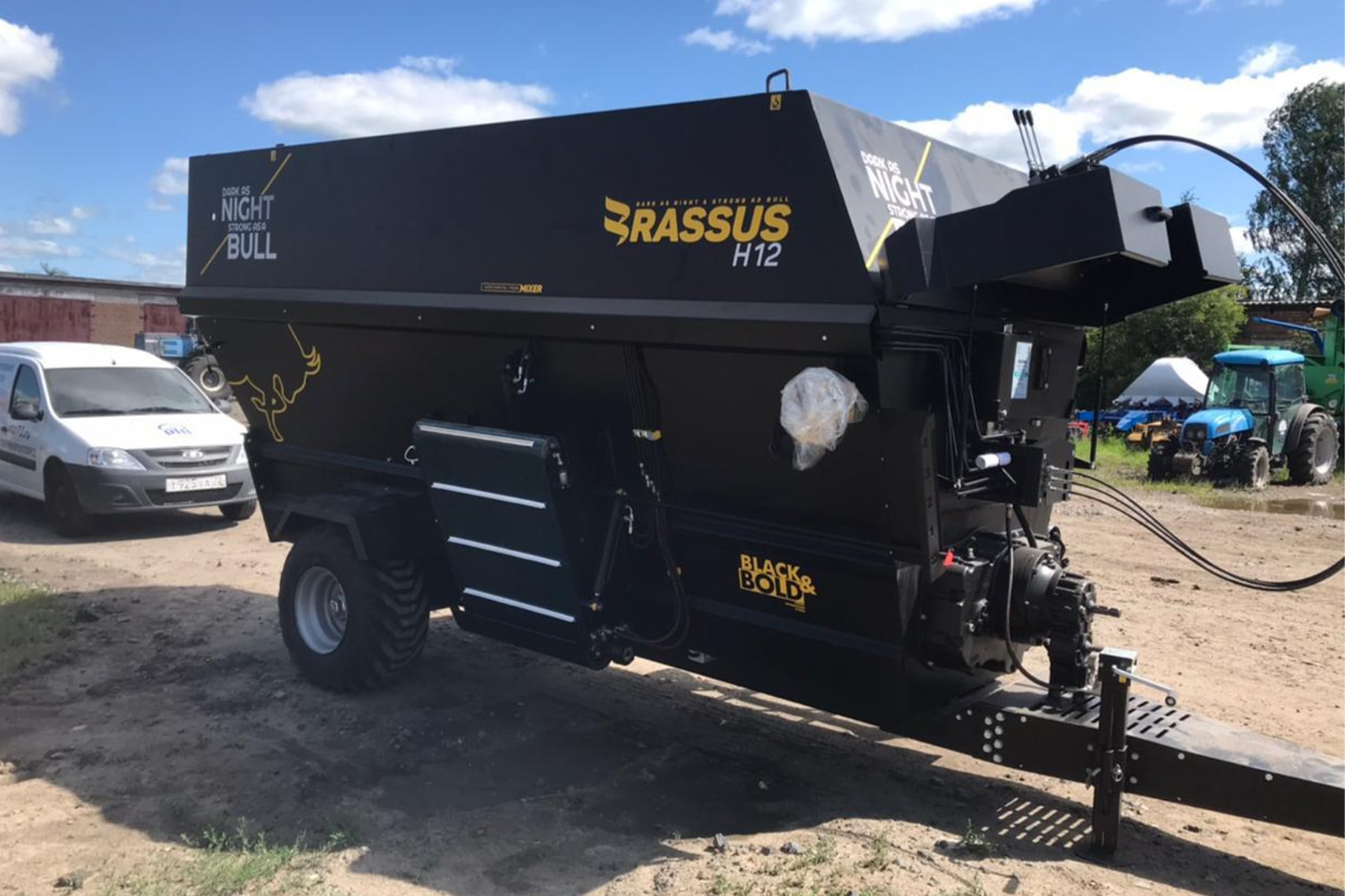 Надежные помощники фермера — кормораздатчики Çelikel