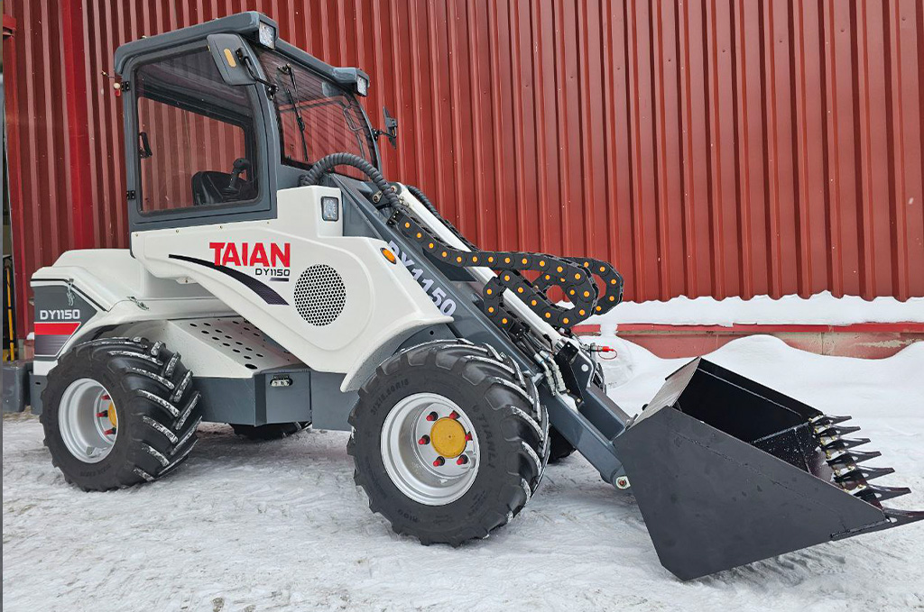 Новая партия мини-погрузчиков Taian уже на складе в России