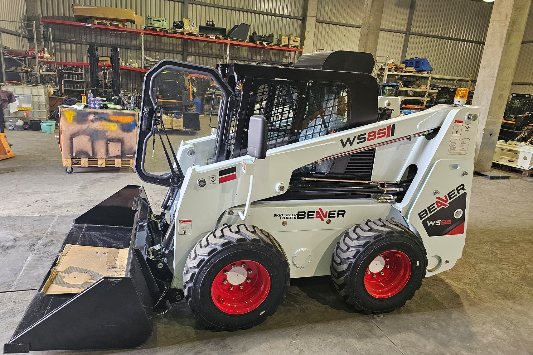 Cвежий видео-обзор минипогрузчика Beaver!