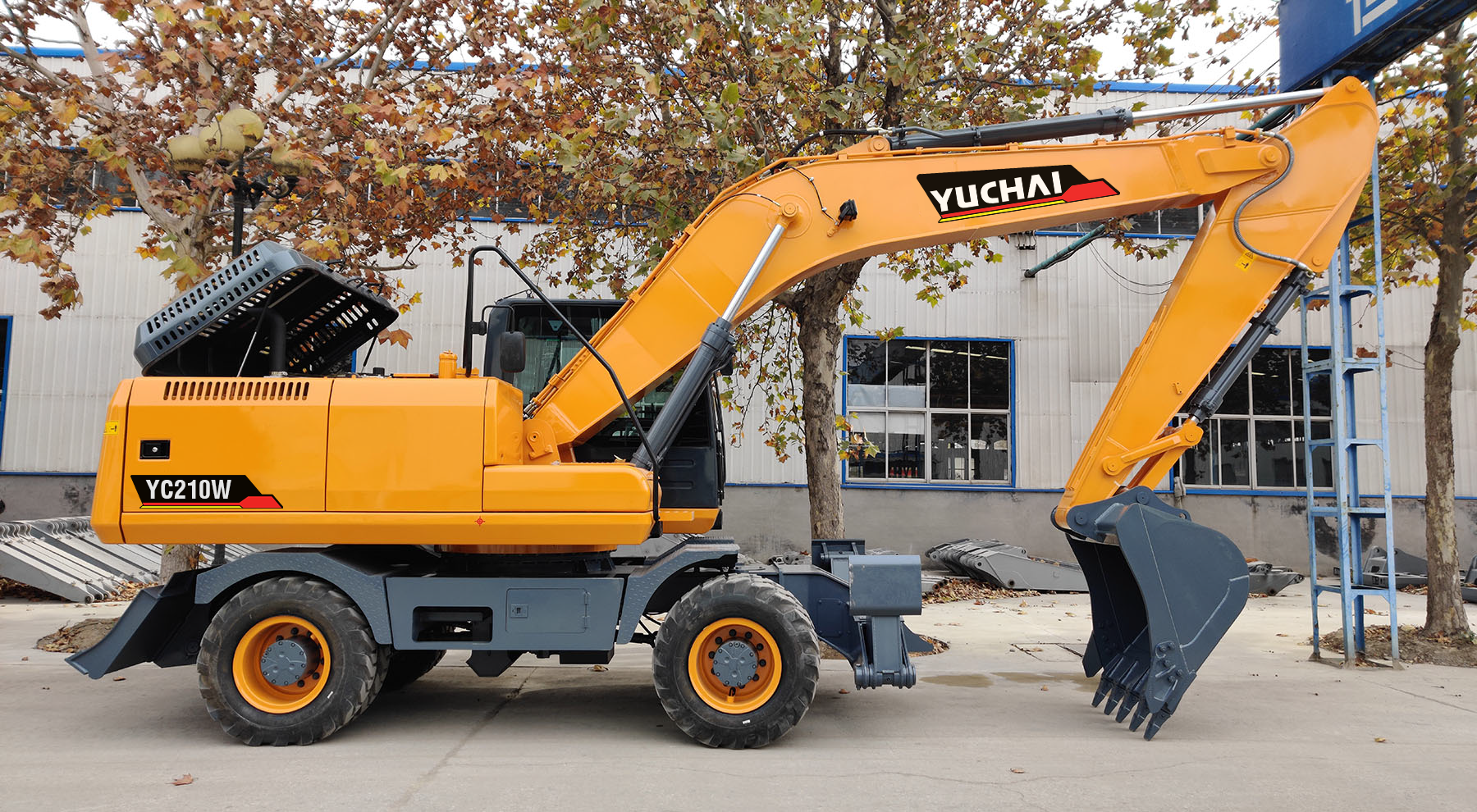 Колесный экскаватор YC210W