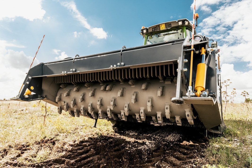 Первый ротоватор для введения земель в севооборот в России