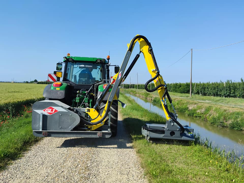 Новая партия всеми любимых косилок GL1 поступает на склад.