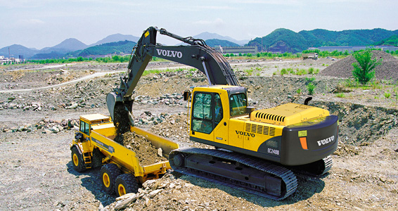 Гусеничный экскаватор Volvo EC240BLC