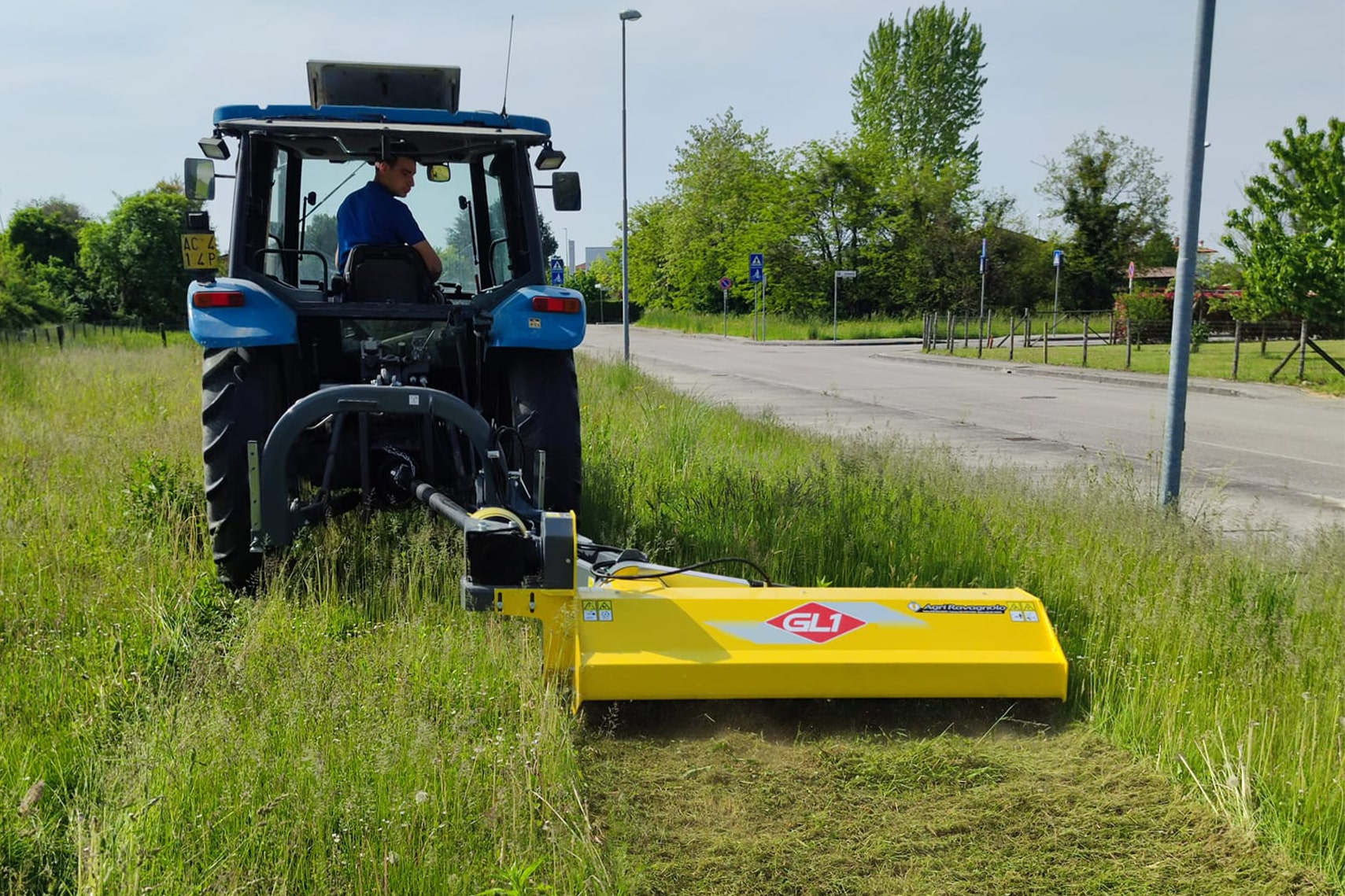 На складе в наличии популярные модели косилок GL1 Farm SE 200 и Land 190